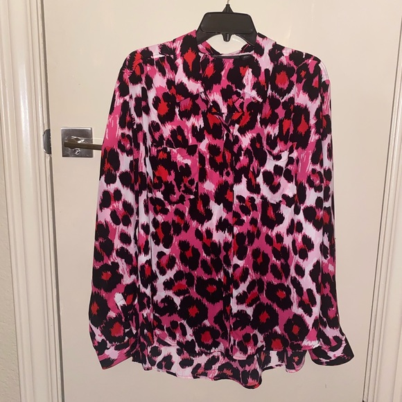 Straight from NY&Company for your Valentine look!  Never worn but no tags. - Picture 1 of 3